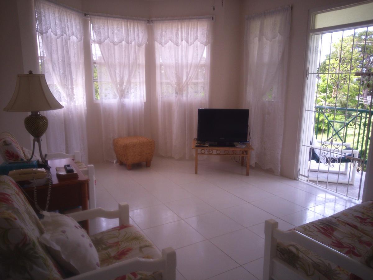 Miri-Joy Apartments 圣彼得教区 外观 照片